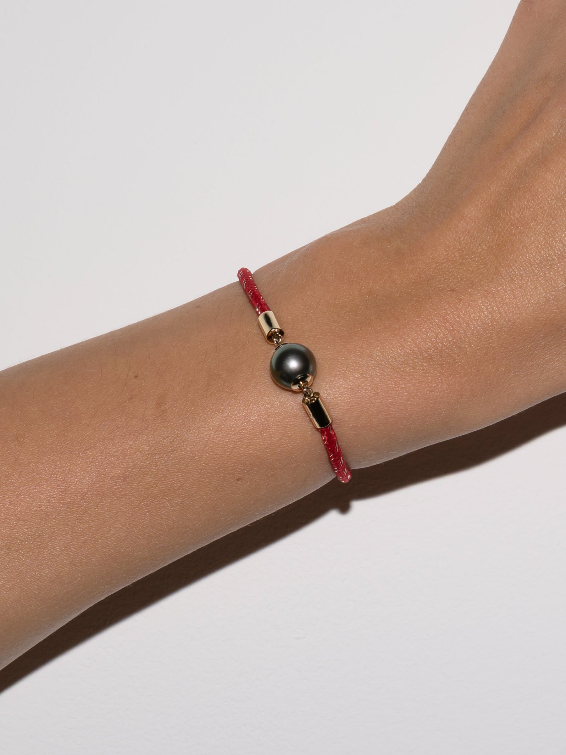 14K YELLOW GOLD SINGLE PEARL BRACELET, ROUGE