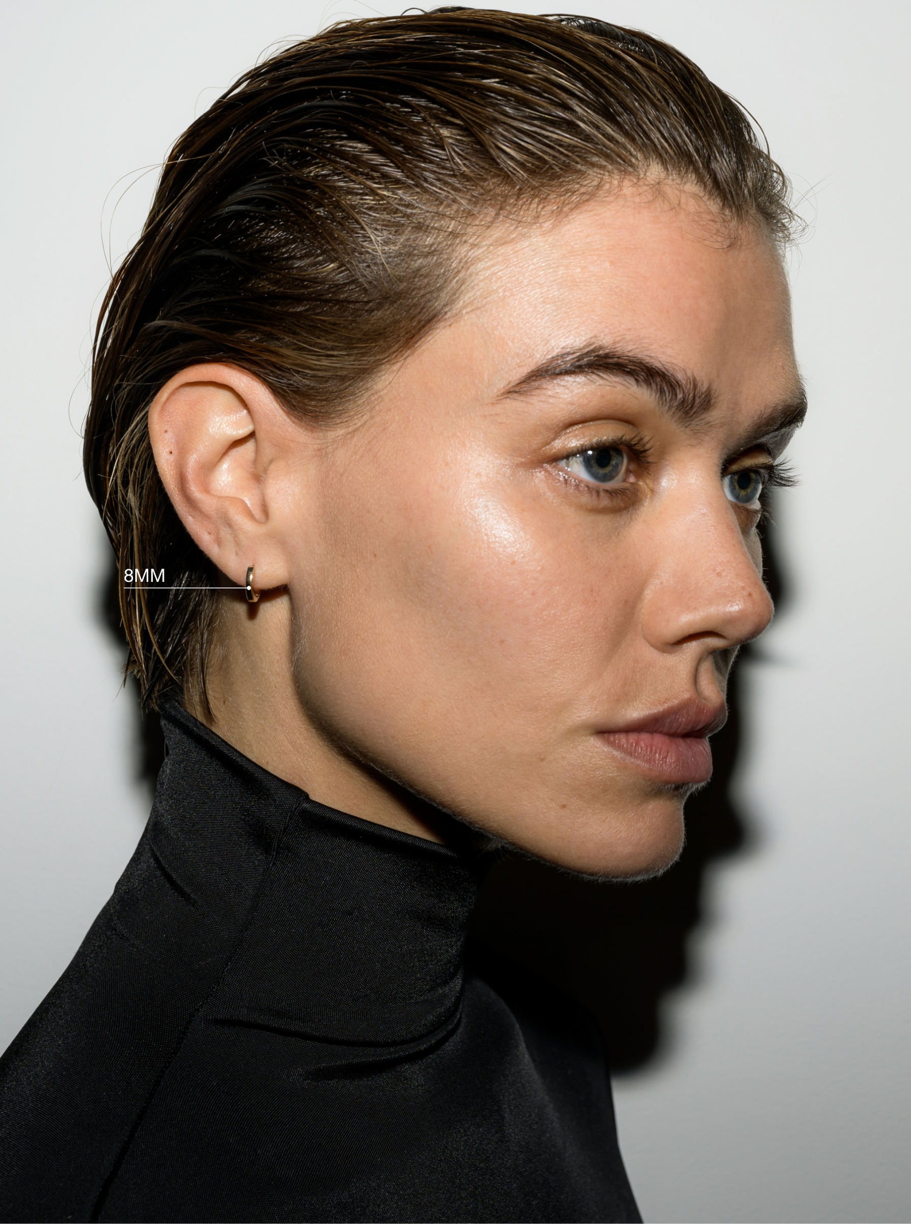 PLAIN HUGGIE EARRING