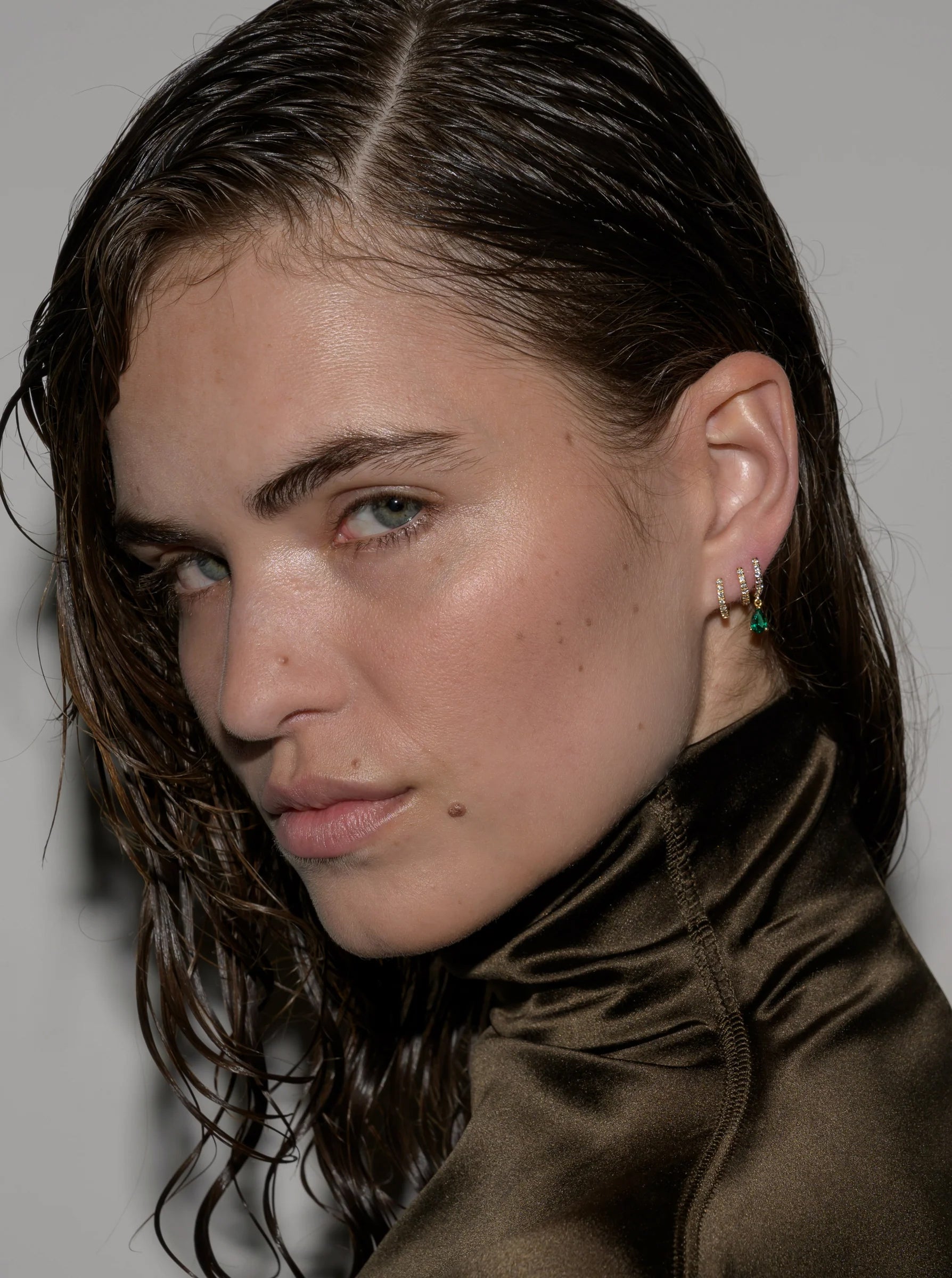 14K PAVÉ PEAR-DROP HUGGIE EARRING IN LAB EMERALD