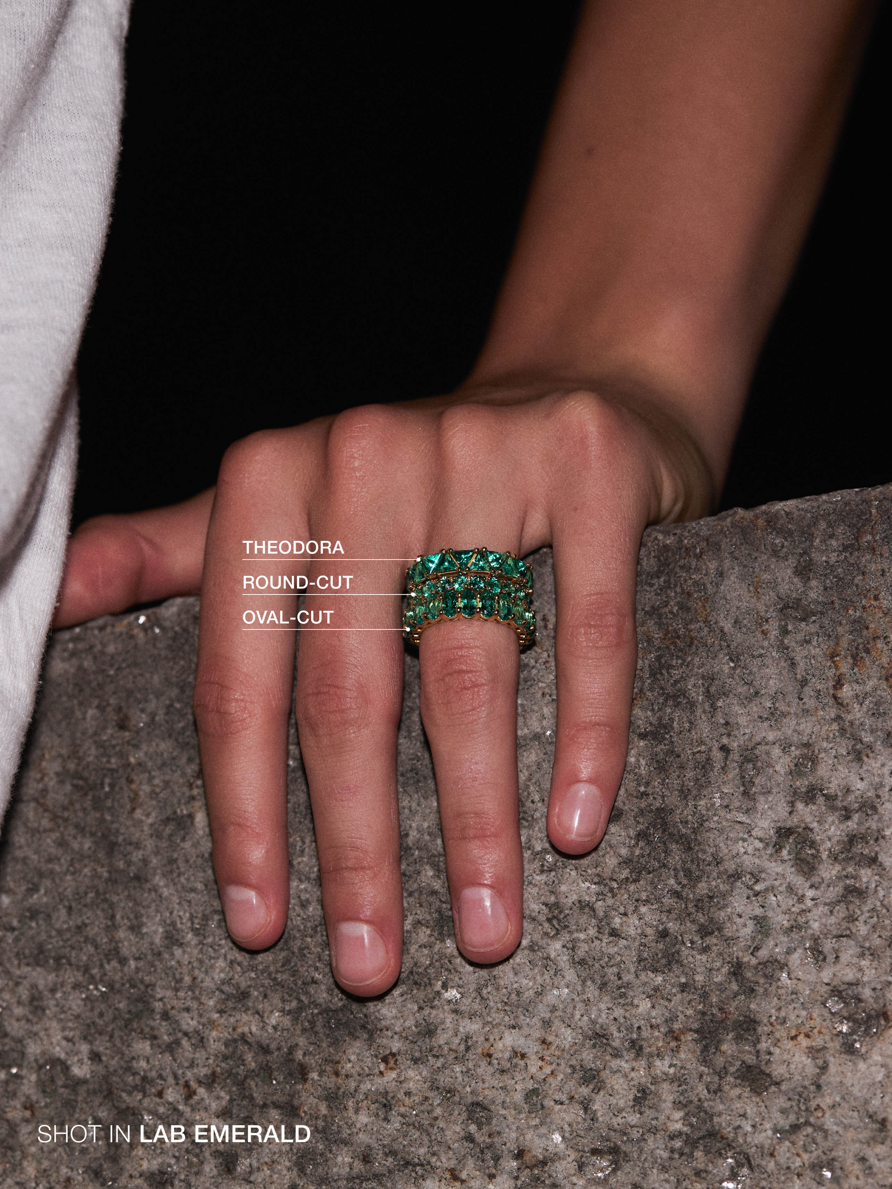 ROUND-CUT ETERNITY BAND IN DEEP LAB EMERALD, STERLING SILVER