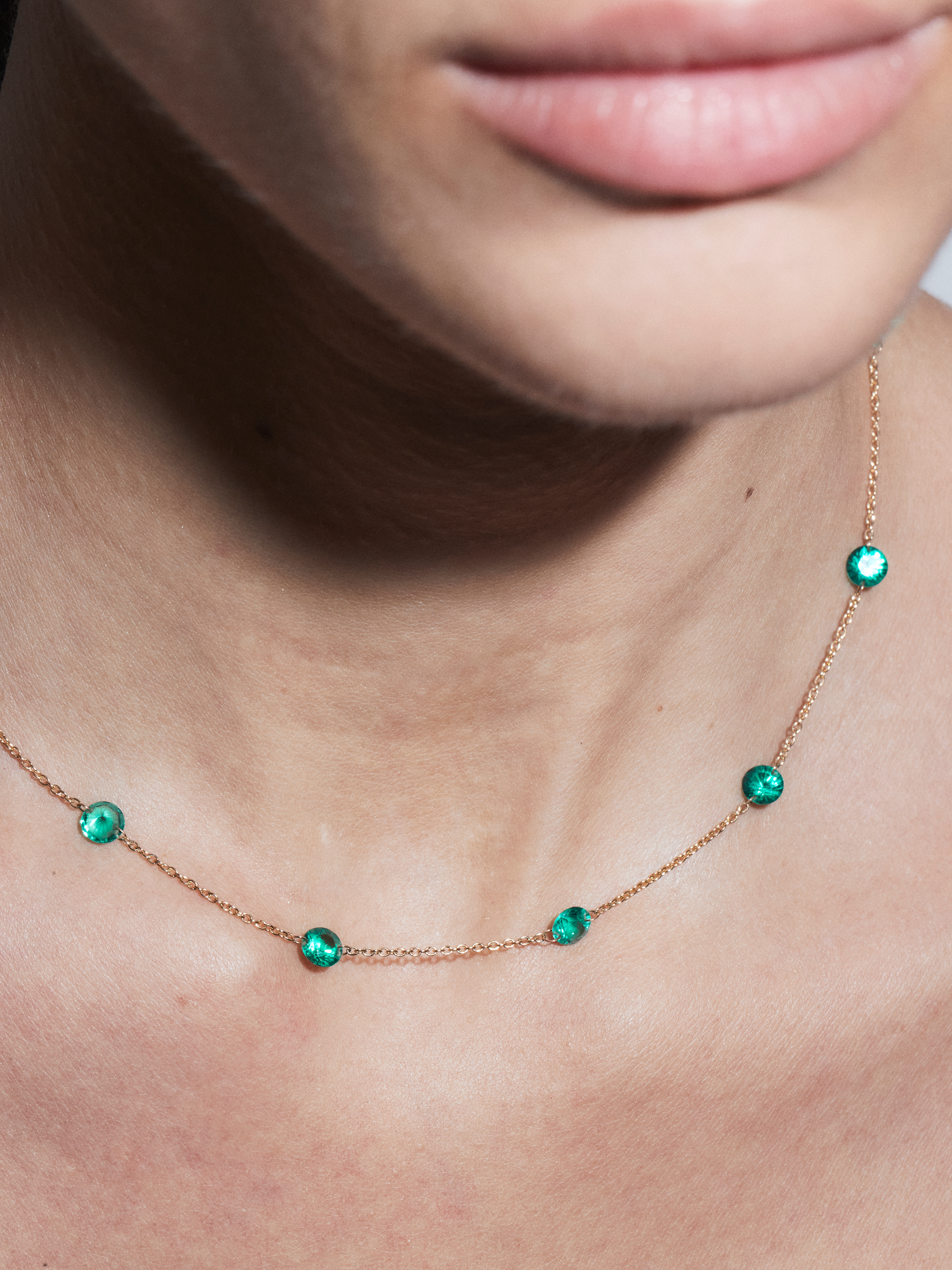14K ROUND-CUT FLOATING NECKLACE IN 5MM LAB EMERALD, 14K YELLOW GOLD