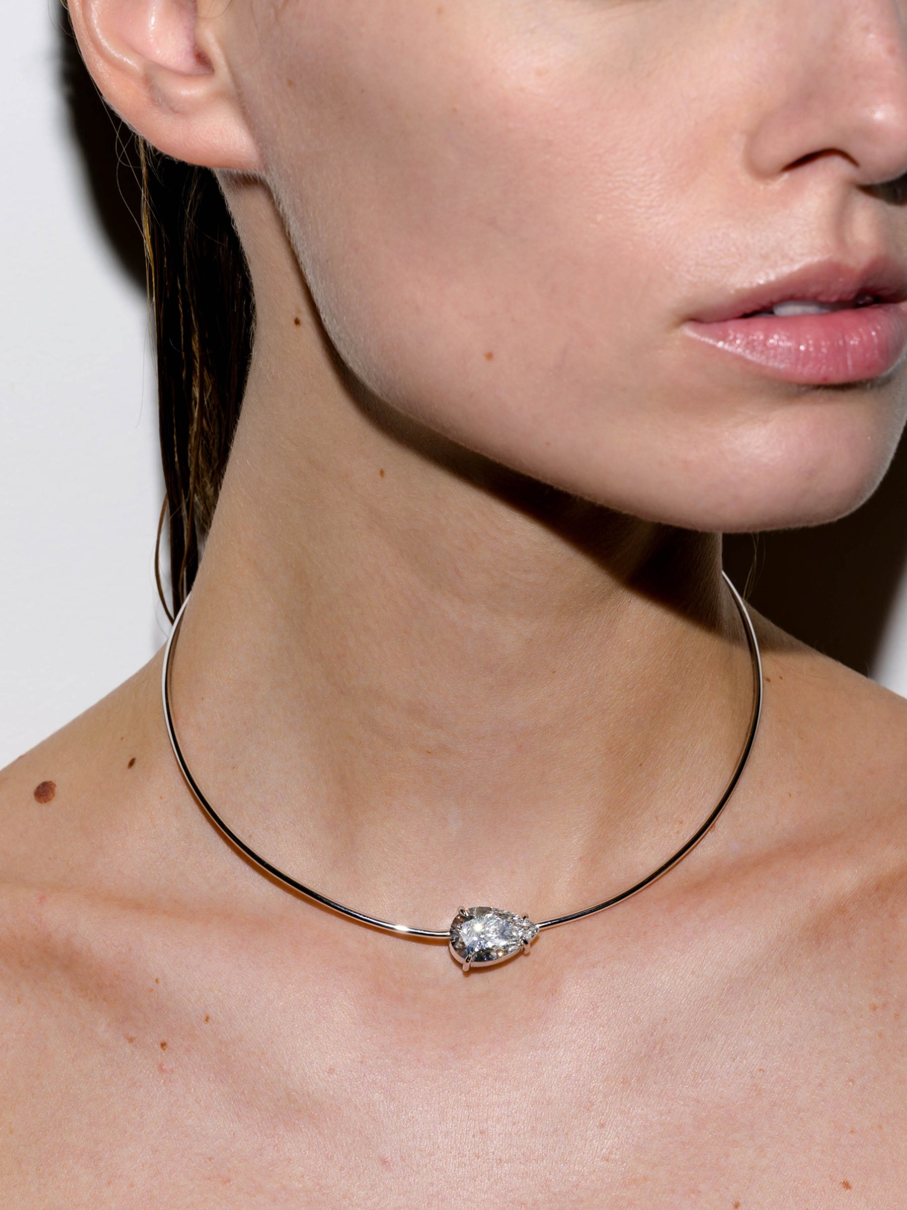 14K ROWE PEAR-CUT COLLAR IN 7 CTS LAB DIAMOND