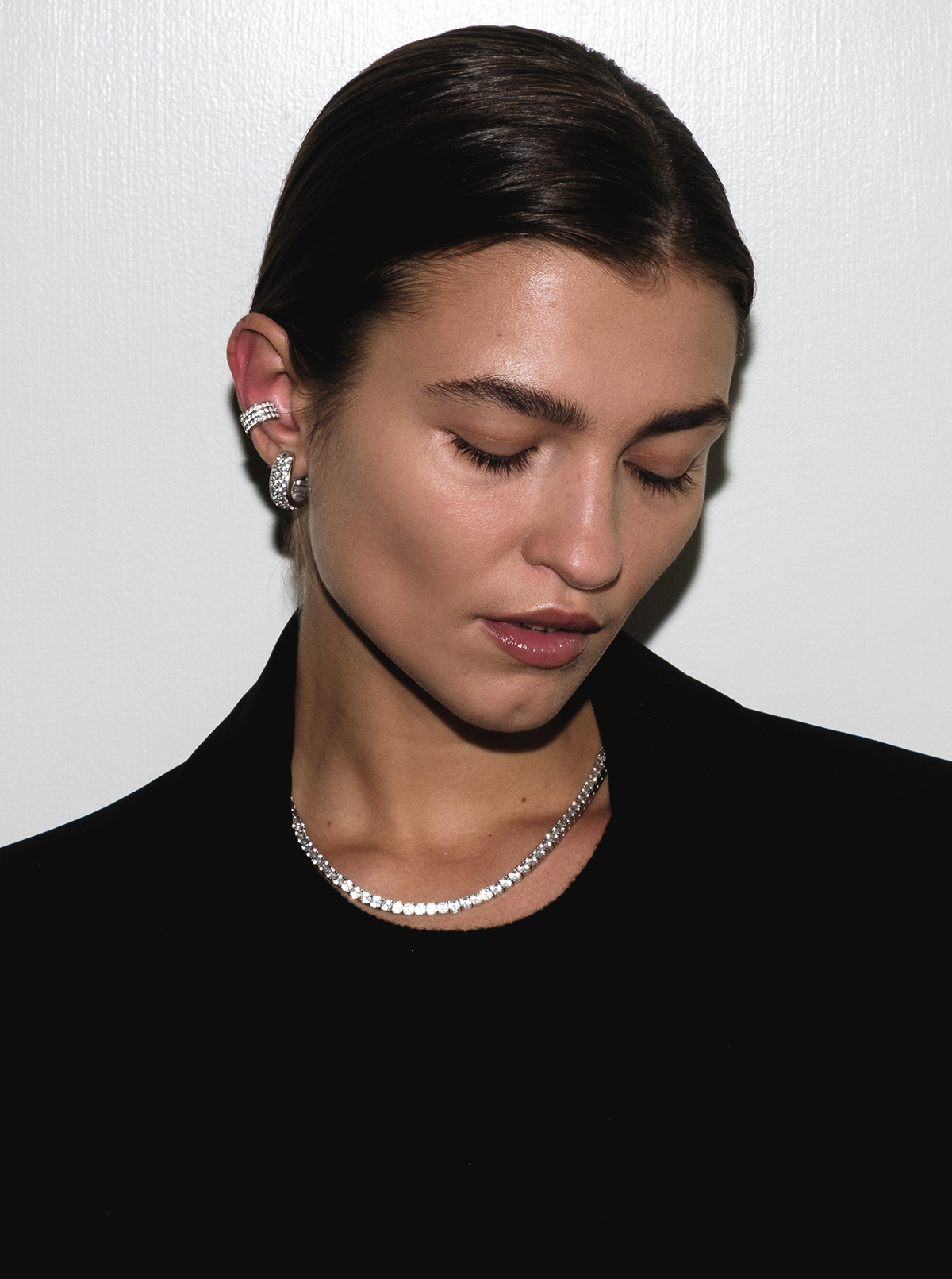 LEA, LAB WHITE SAPPHIRE GOLD HOOP EARRINGS