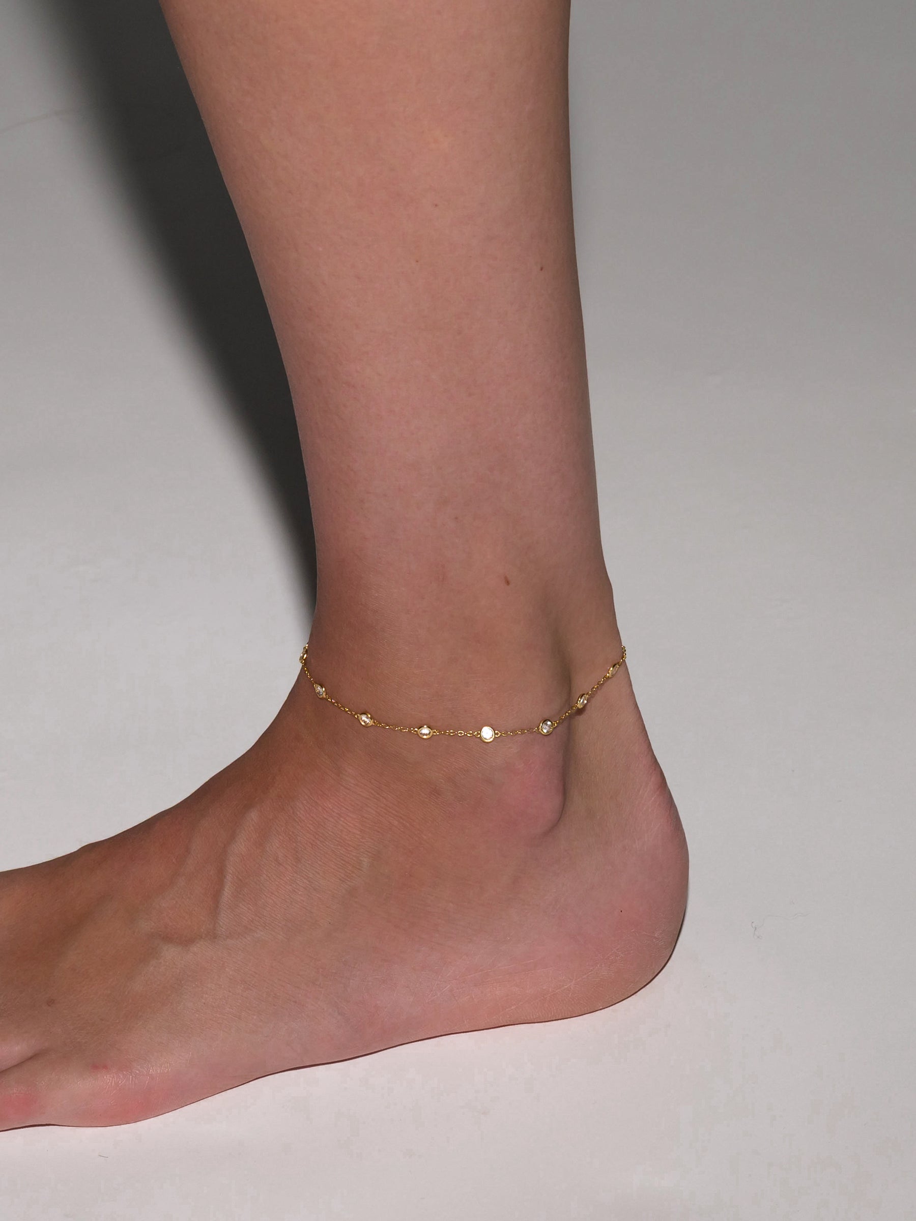 CLEMENCE, LAB WHITE SAPPHIRE ANKLET, SILVER