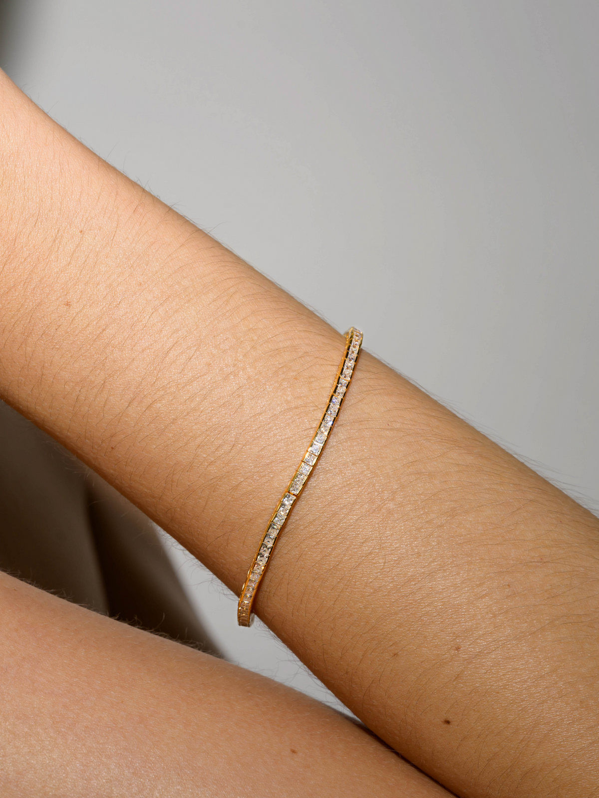DORSEY PRINCESS-CUT RIVIÈRE BRACELET IN 2MM MOISSANITE, 18K GOLD