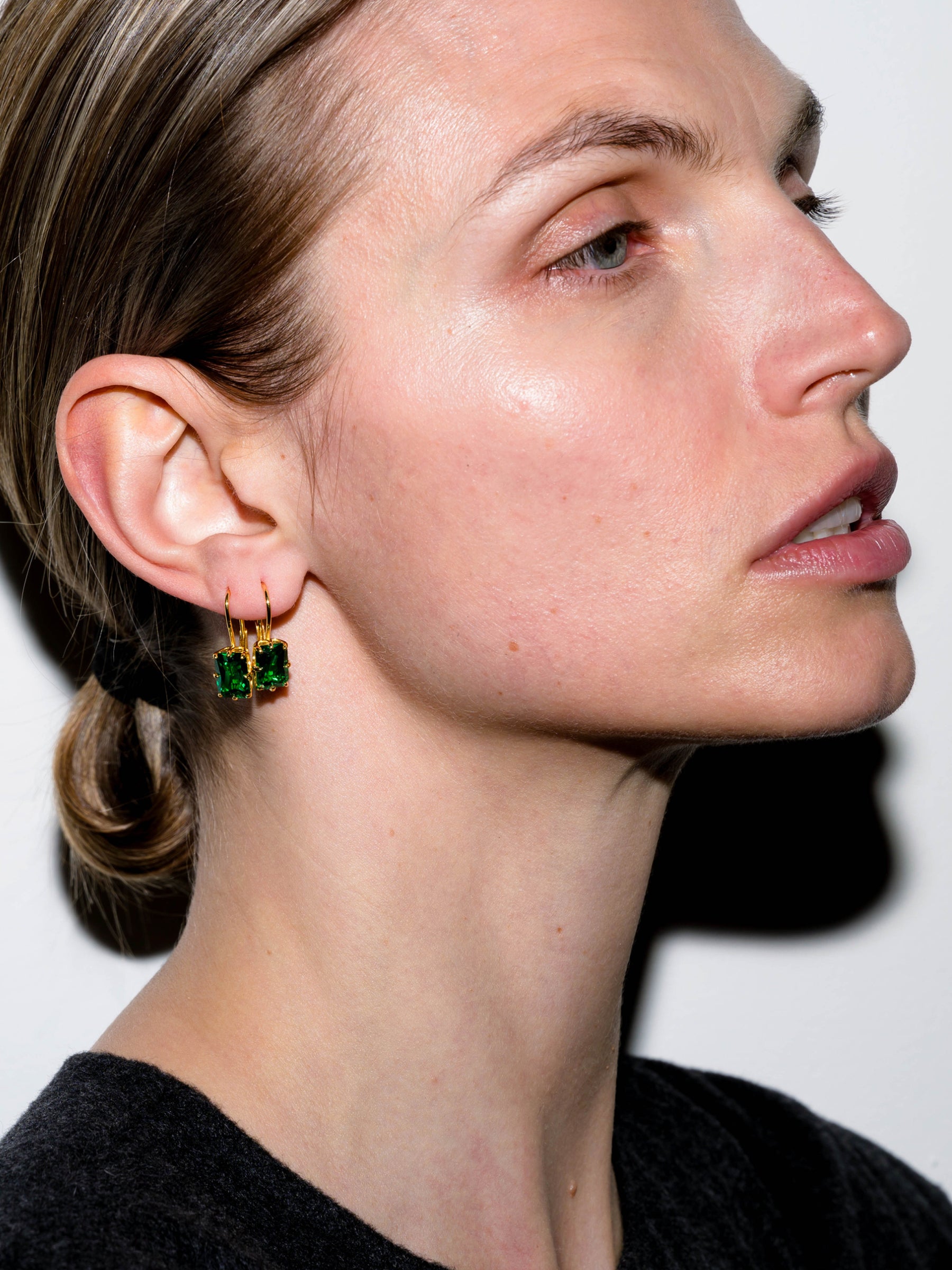 EMILE EARRINGS IN LAB BLUE SAPPHIRE