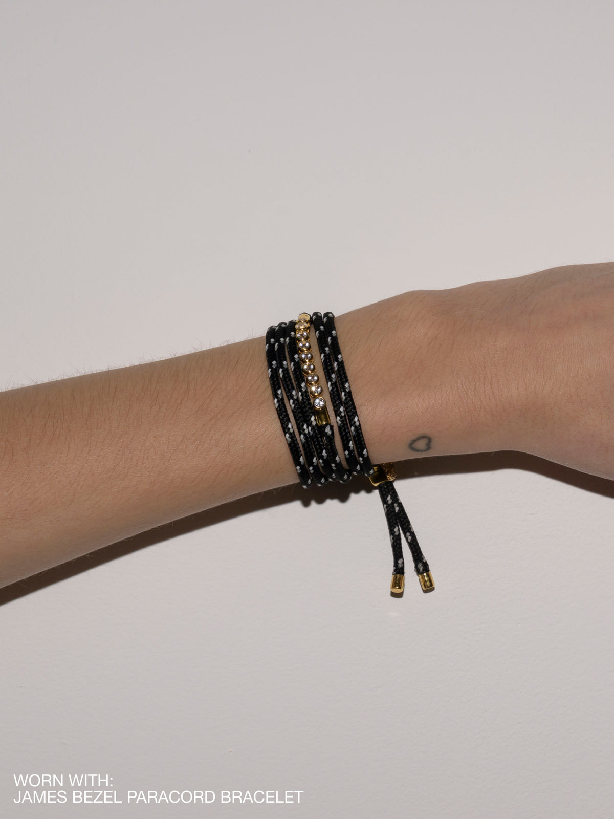 PARACORD NOIR ET BLANC TIE ANKLET, SILVER
