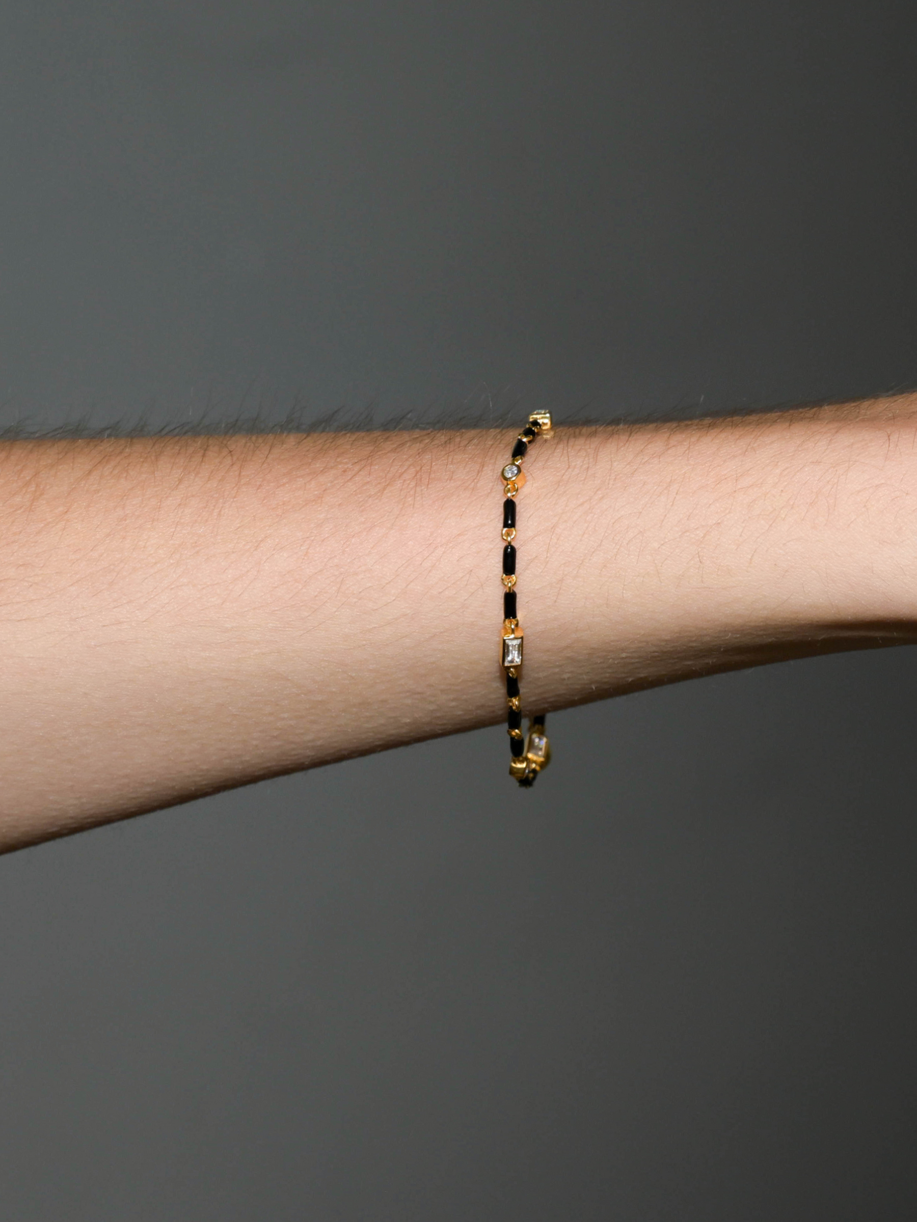ENAMEL MOISSANITE BRACELET IN NOIR, 18K GOLD VERMEIL