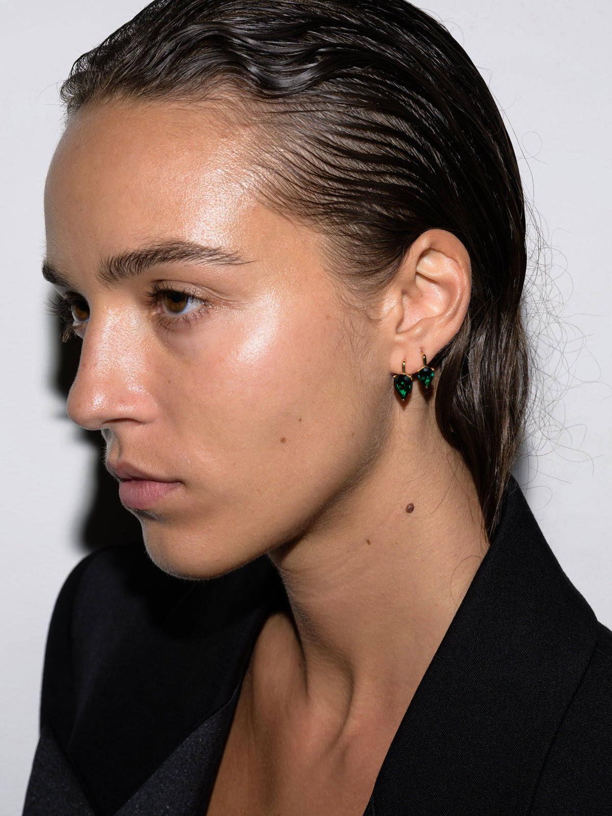 PORTER PEAR-CUT EARRINGS IN LAB EMERALD