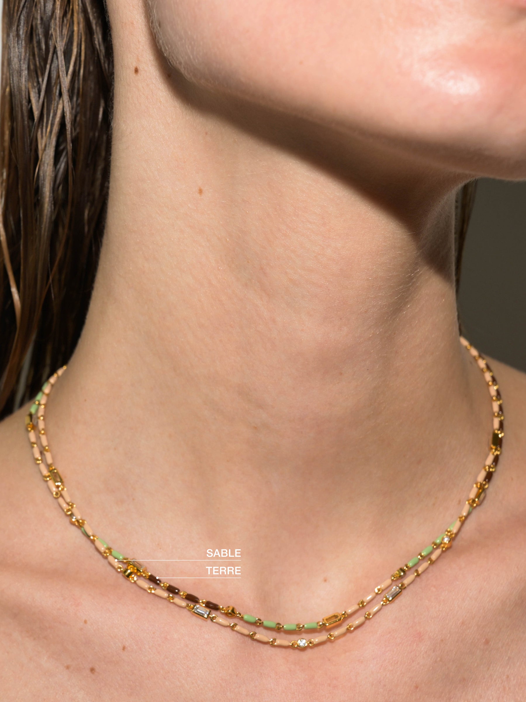 ENAMEL MOISSANITE NECKLACE IN TERRE, 18K GOLD VERMEIL