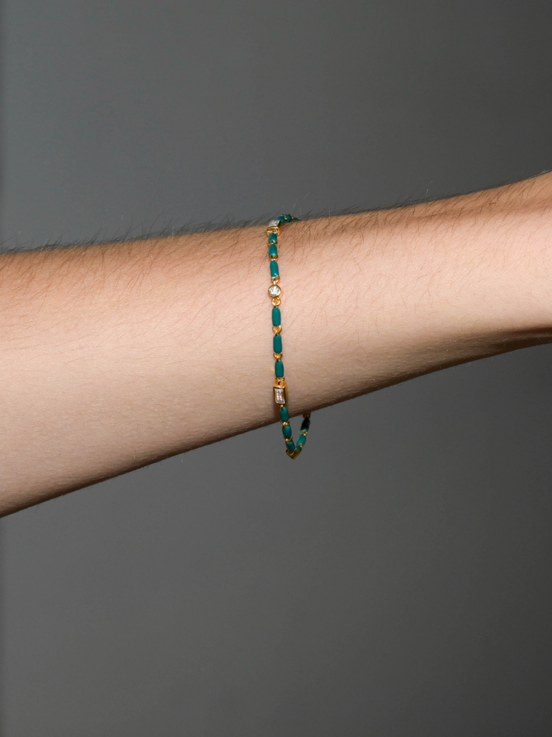 ENAMEL MOISSANITE BRACELET IN SARCELLE, 18K GOLD VERMEIL